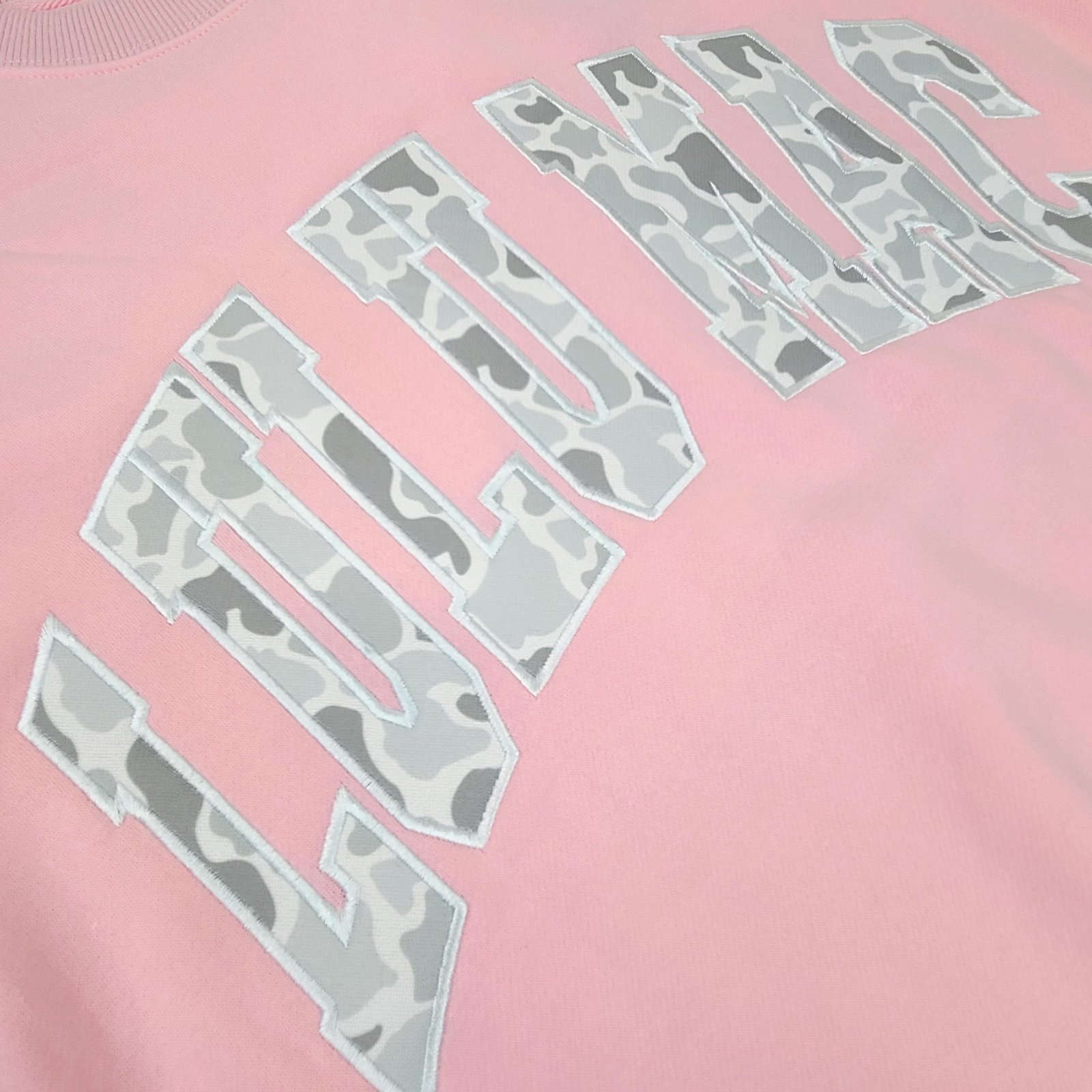 Lulu Mac Camo Embroidered Crew in Light Pink